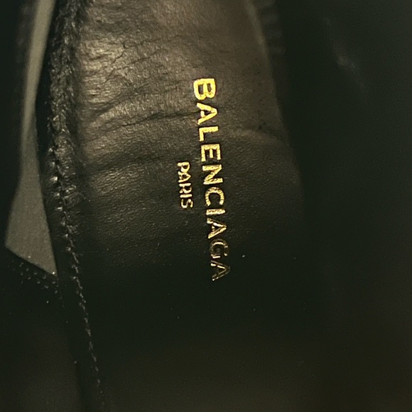 BALENCIAGA SIZE 38 ‘VILLE' VELVET CHUNKY HEEL BOOTIE - Picture 6 of 9